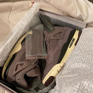 Original New never used Jordan retro 4